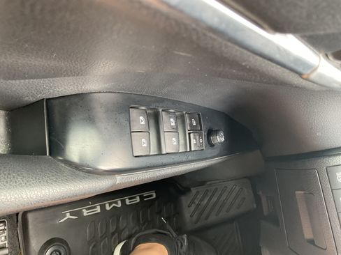 Used 2019 Toyota Camry LE w/ Fleet Convenience Package FWD image 18