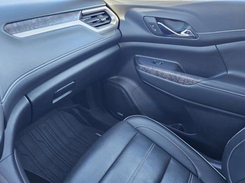 Used 2023 GMC Acadia Denali w/ Denali Technology Package image 28