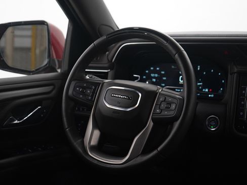 Used 2024 GMC Yukon XL Denali w/ Denali Reserve Package AWD/4WD image 17