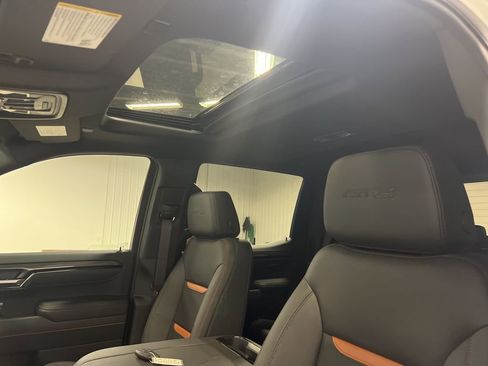 New 2026 GMC Sierra 1500 AT4 w/ AT4 Premium Package AWD/4WD image 12