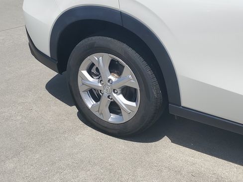 Used 2025 Honda HR-V LX image 8
