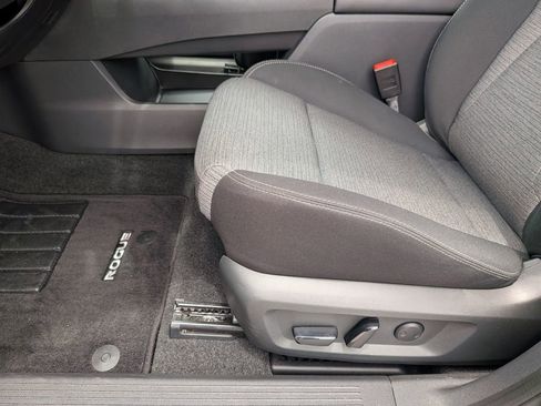 Used 2023 Nissan Rogue SV FWD image 14