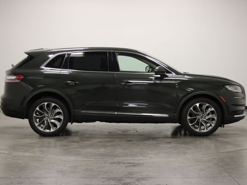 Used 2022 Lincoln Nautilus Reserve AWD/4WD image 9