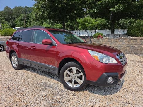 Used 2014 Subaru Outback 2.5i Limited w/ Moonroof Package AWD/4WD image 31