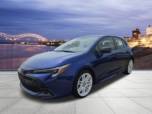 Used 2026 Toyota Corolla SE FWD image 1