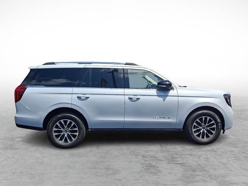 Used 2025 Ford Expedition Platinum AWD/4WD image 7