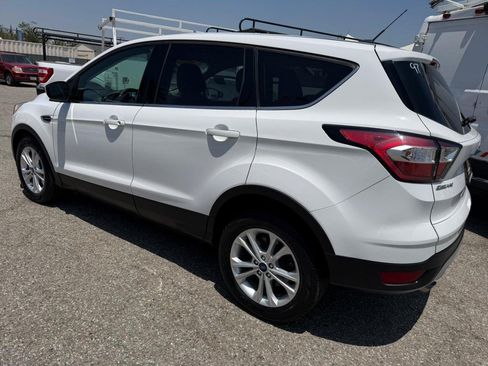 Used 2017 Ford Escape SE AWD/4WD image 9