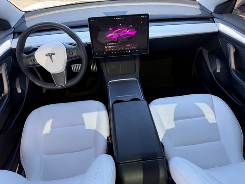 Used 2022 Tesla Model 3 Performance image 18