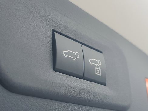 Used 2024 Lexus NX 250 FWD w/ Towing Package (2000 Lbs) image 9