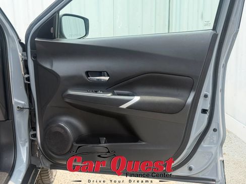 Used 2021 Nissan Kicks SV FWD image 19