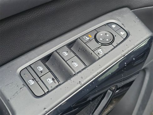 New 2026 Nissan Pathfinder SV image 32