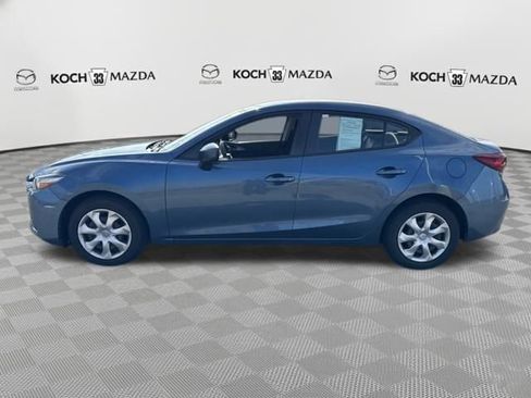 Used 2018 MAZDA MAZDA3 Sport image 4