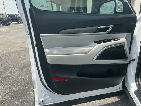 Used 2022 Kia Telluride EX FWD image 15