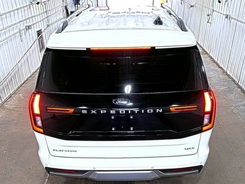 Used 2025 Ford Expedition Max Platinum w/ Driver's Package AWD/4WD image 8