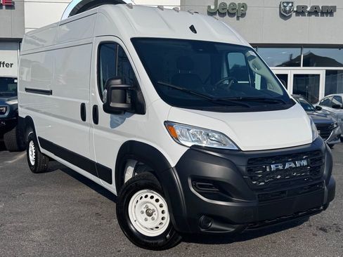 Used 2025 RAM ProMaster 2500 FWD image 1