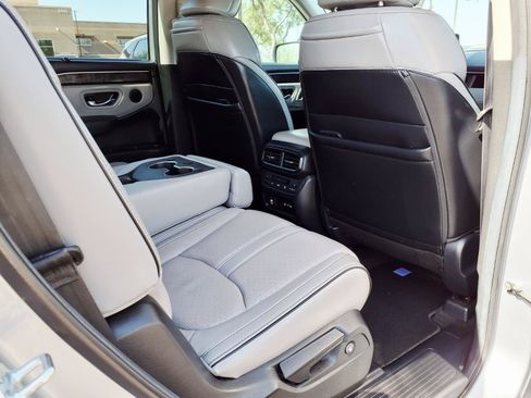 Used 2024 Honda Pilot Elite image 13