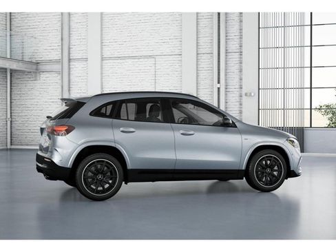 New 2026 Mercedes-Benz GLA 35 AMG 4MATIC image 18