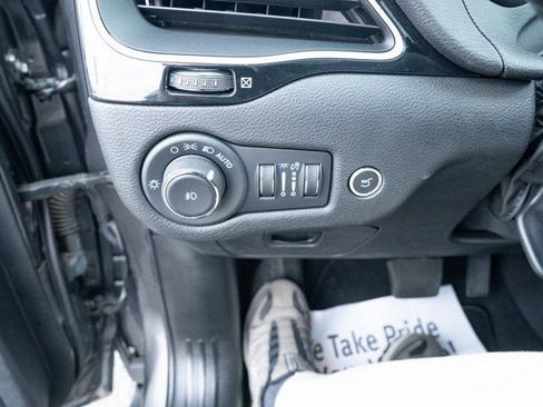 Certified 2023 Jeep Cherokee Altitude Lux w/ Lux Elite Package image 23