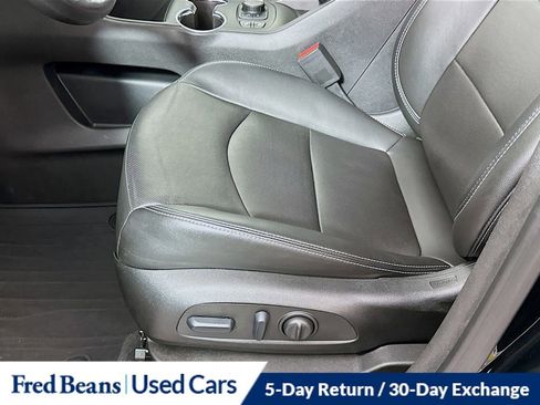 Used 2022 GMC Terrain SLT image 19