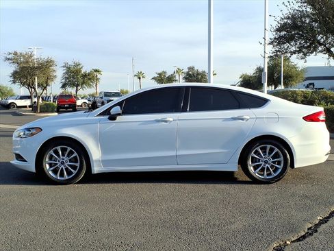 Certified 2017 Ford Fusion SE image 2