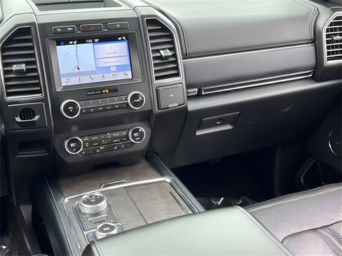 Used 2019 Ford Expedition Limited image 30