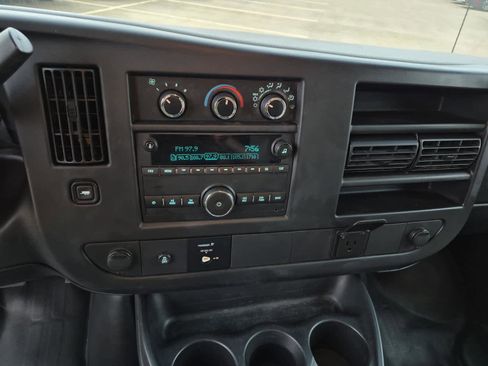 Certified 2016 GMC Savana 3500 image 19