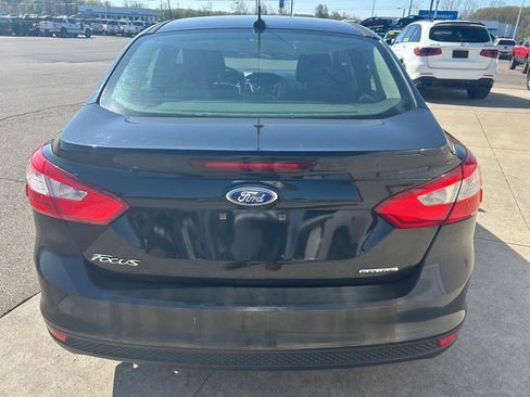 Used 2013 Ford Focus SE w/ SE Winter Pkg FWD image 6