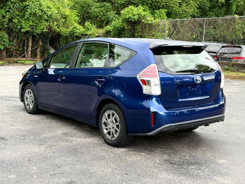 Used 2016 Toyota Prius V Four image 5