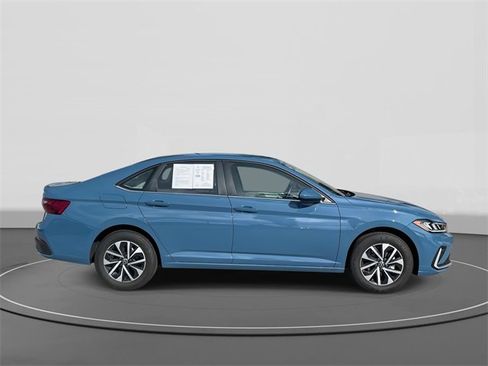 Used 2025 Volkswagen Jetta S image 3