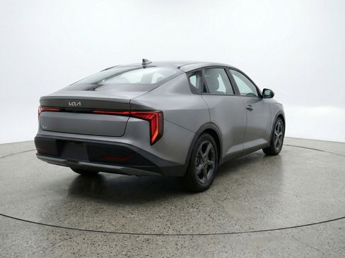 Used 2025 Kia K4 LXS image 9