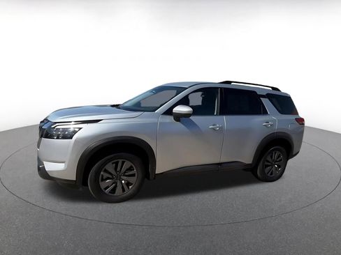 Used 2025 Nissan Pathfinder SV AWD/4WD image 8
