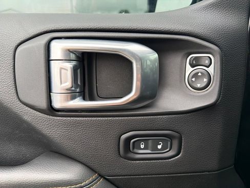 Used 2023 Jeep Gladiator Overland AWD/4WD image 28