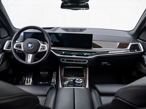 Certified 2024 BMW X5 xDrive40i w/ Executive Package image 9