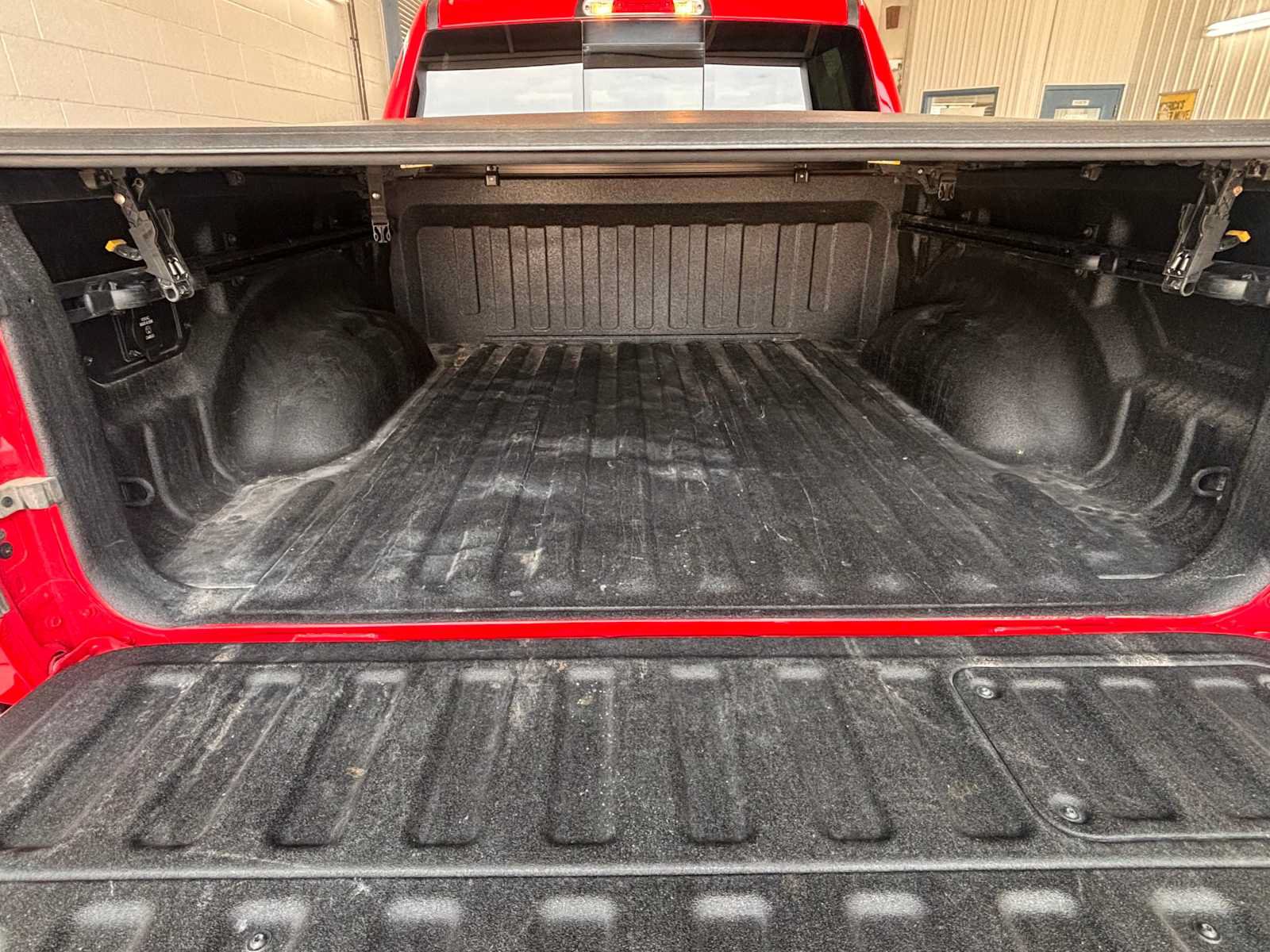 Used 2025 RAM 1500 Laramie w/ Night Edition AWD/4WD image 9