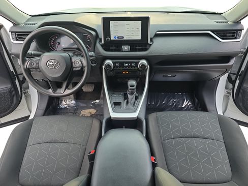 Used 2024 Toyota RAV4 XLE AWD/4WD image 9