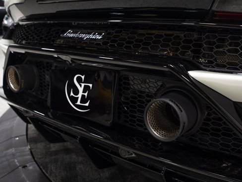 Used 2024 Lamborghini Huracan EVO AWD/4WD image 37