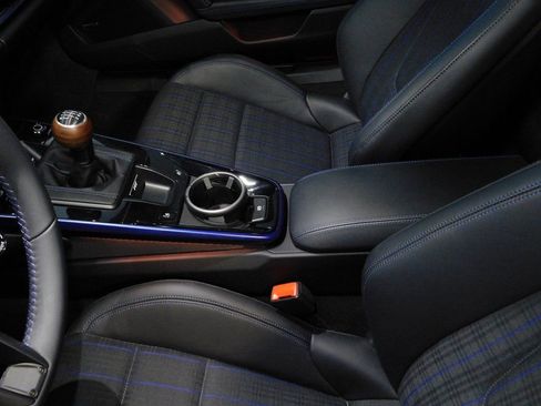 Used 2025 Porsche 911 Carrera T image 18