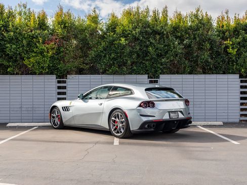 Used 2018 Ferrari GTC4Lusso T RWD image 26