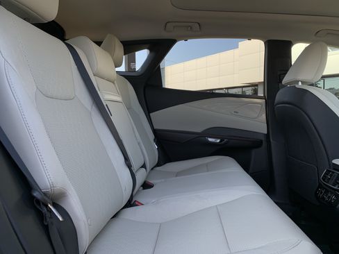 Certified 2026 Lexus RX 450h AWD w/ Convenience Package image 33