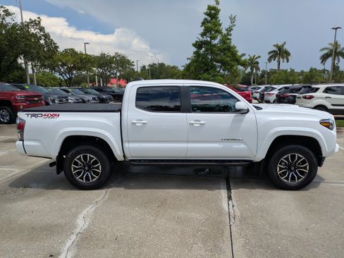 Used 2023 Toyota Tacoma TRD Sport AWD/4WD image 3