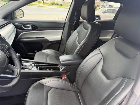 Used 2025 Jeep Compass Limited AWD/4WD image 22