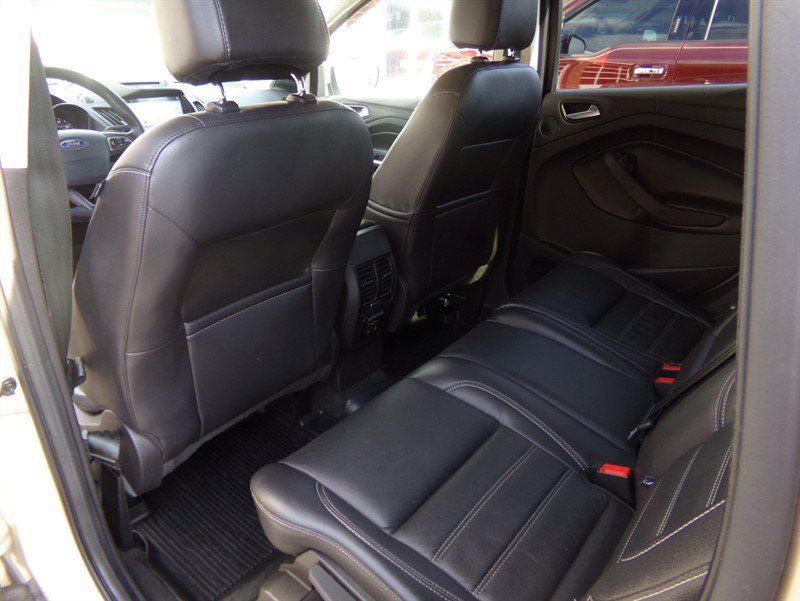 Used 2017 Ford Escape Titanium w/ Equipment Group 301A AWD/4WD image 21