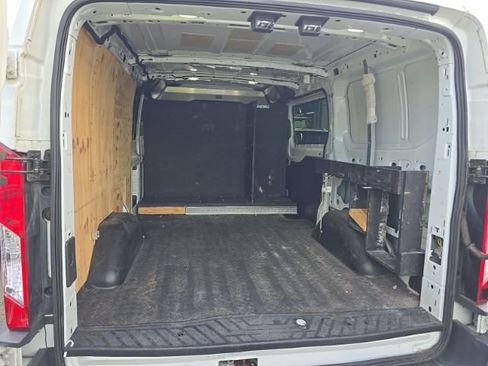 Used 2018 Ford Transit 250 130 Low Roof w/ Exterior Upgrade Package RWD image 5