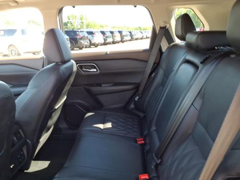 Certified 2023 Nissan Rogue Platinum w/ Platinum Premium Package AWD/4WD image 6