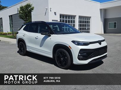 New 2025 Volkswagen Tiguan SE R-Line