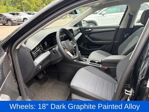 Used 2025 Volkswagen Jetta SE w/ Sunroof Package FWD image 6
