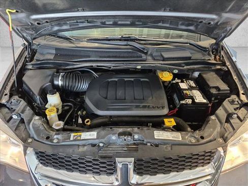 Used 2020 Dodge Grand Caravan SE FWD image 22