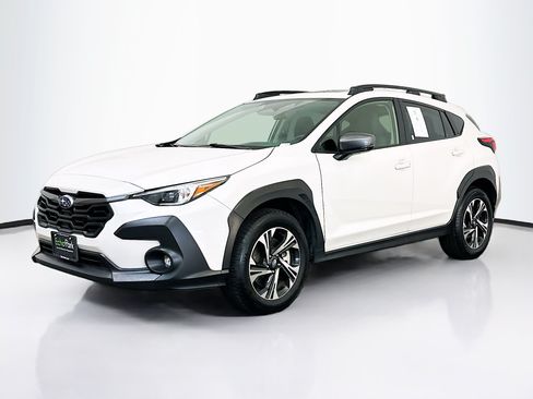 Used 2025 Subaru Crosstrek 2.0i Premium AWD/4WD image 3