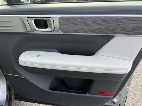 Used 2025 Hyundai Santa Fe Limited image 15