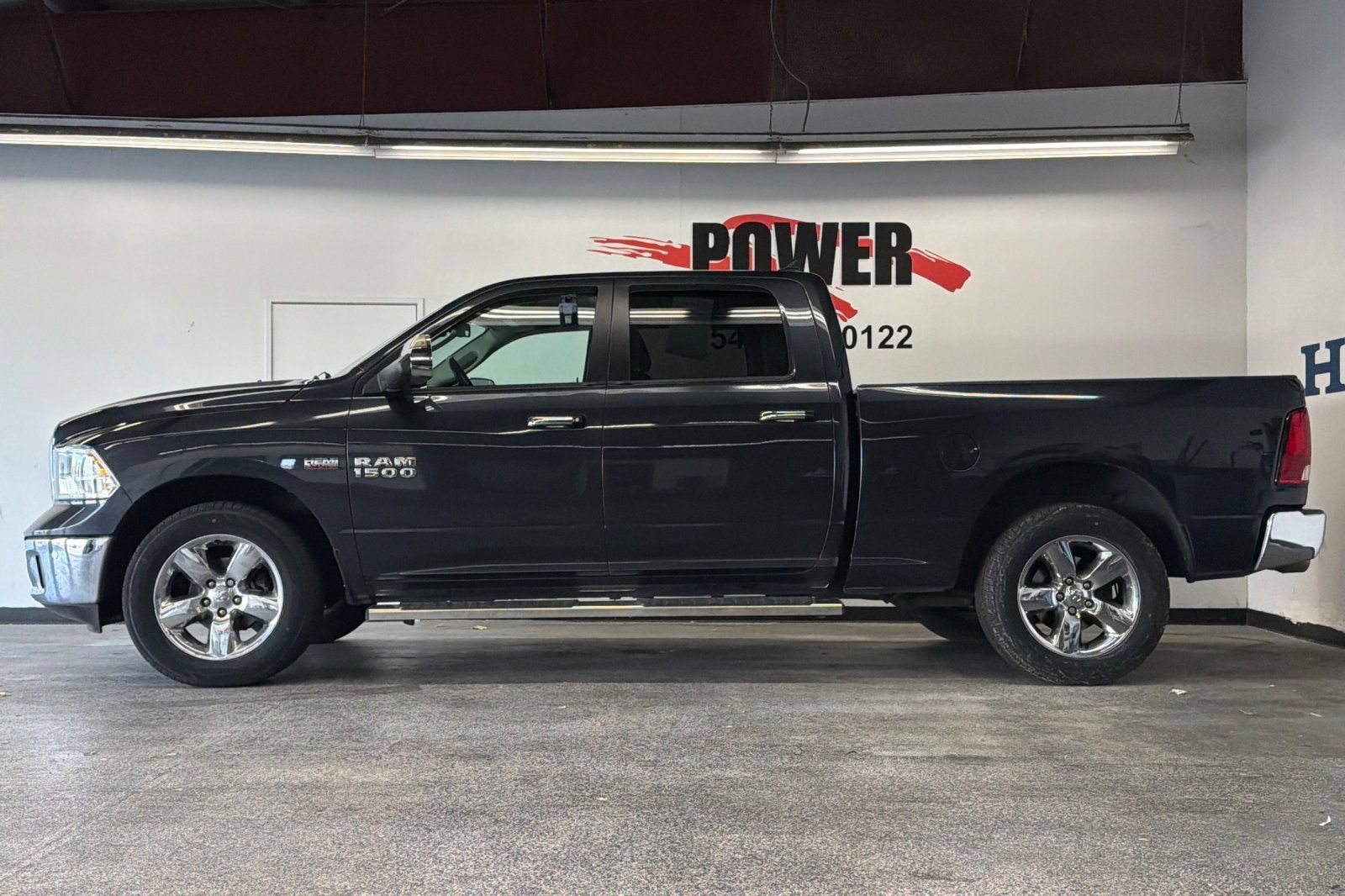 Used 2016 RAM 1500 SLT AWD/4WD image 6